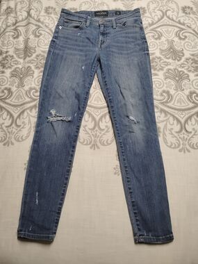 Lucky Brand Women's Skinny Jeans in Light Blue Distressed Denim